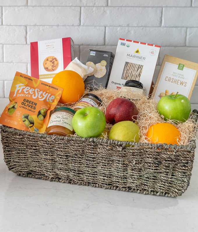 Fresh Fruit and Hors D&#39;oeuvres Basket