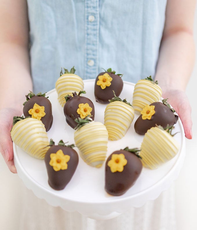 Chocolate Covered Sunflower Strawberries for Mom