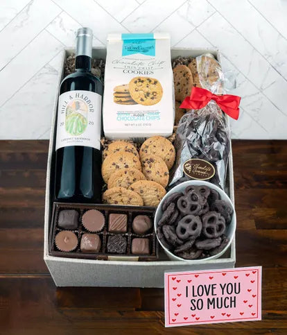 I Love You Red Wine &amp; Chocolate Treats Gift Box