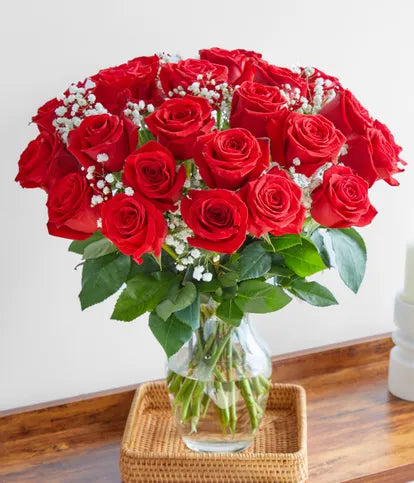 Red Roses, Sparkling Wine & Chocolate Dipped Strawberries