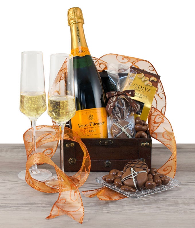 Veuve Clicquot Gourmet Champagne Gift
