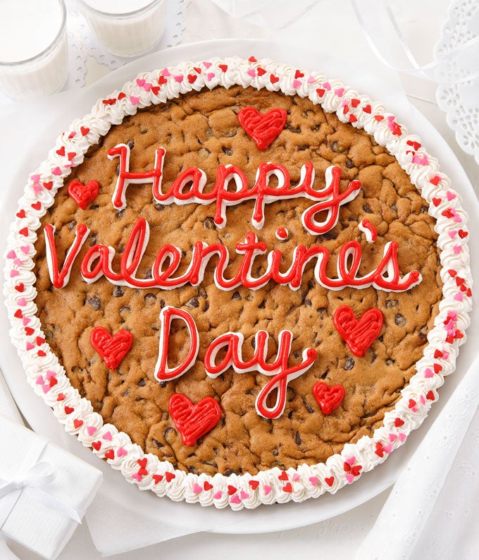 Valentine&#39;s Day Cookie Cake