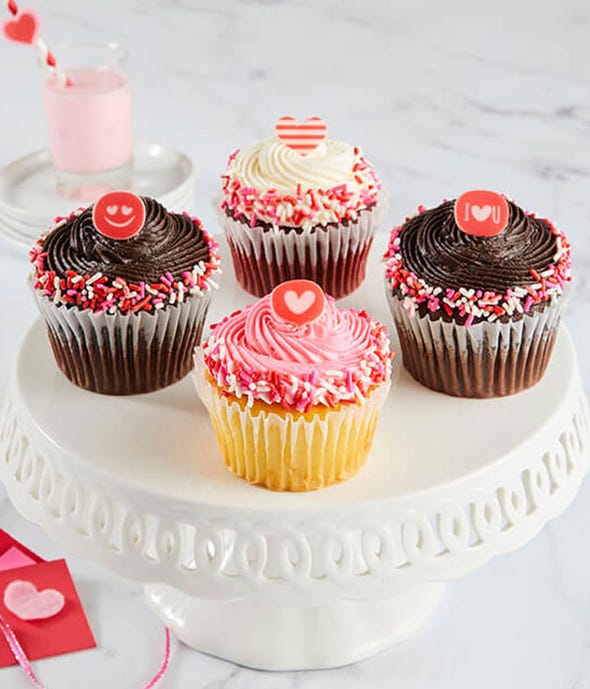 Valentine&#39;s Day JUMBO Cupcakes